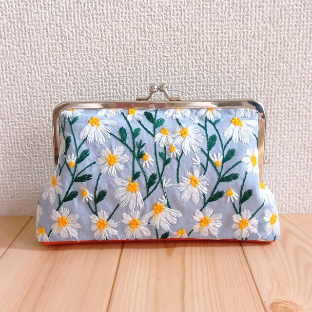 デイジー刺繍 大きめがま口ポーチ 16.5cm口金 通帳ケース お薬手帳