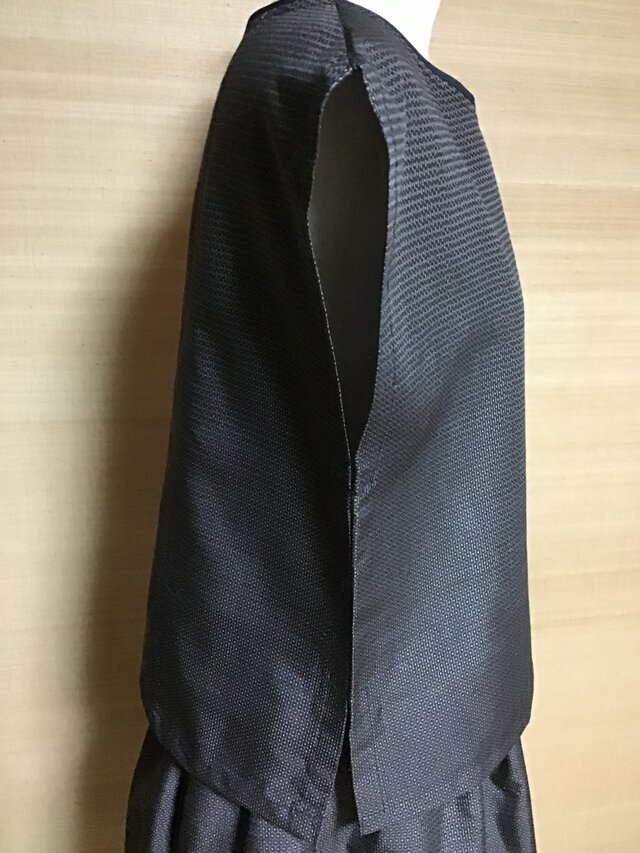 濃茶亀甲柄大島紬セットアップ | iichi 日々の暮らしを心地よくする 濃茶亀甲柄大島紬セットアップ | iichi 日々の暮らしを心地よくする