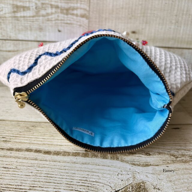 大人かわいい手刺繍金魚ちゃんポーチ ワッフル生地 コットン 小物入れ