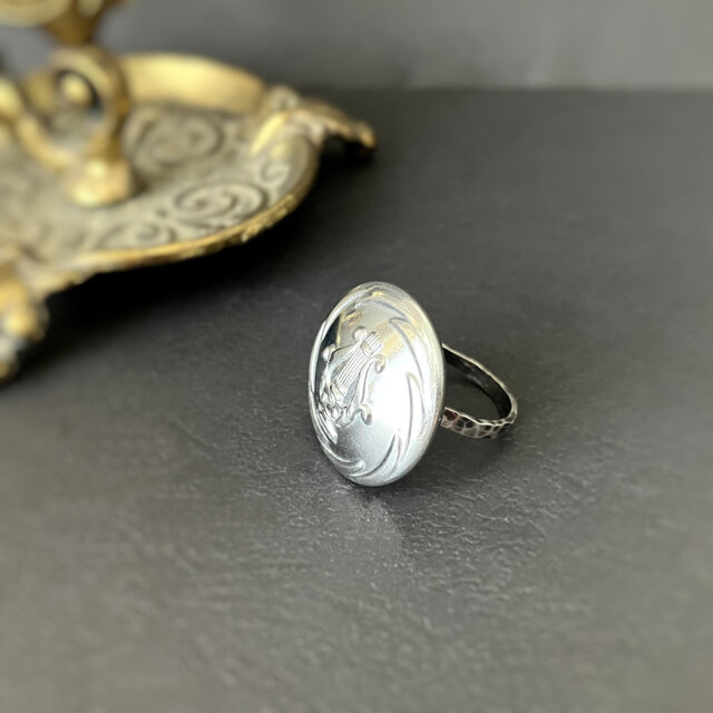 UK] ハープ紋章のヴィンテージボタンリング - silver | iichi 日々の