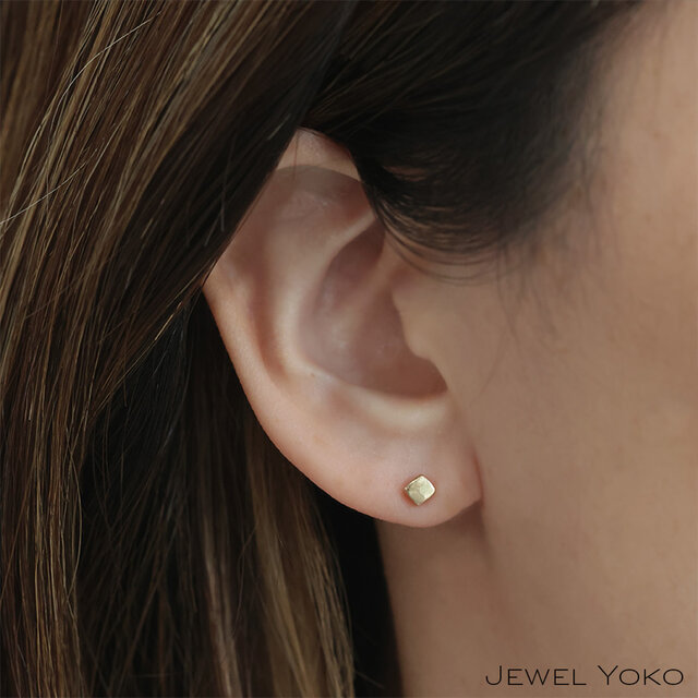 K18/小さなスクエアのミニマルピアス(片耳販売)｜シンプル 華奢