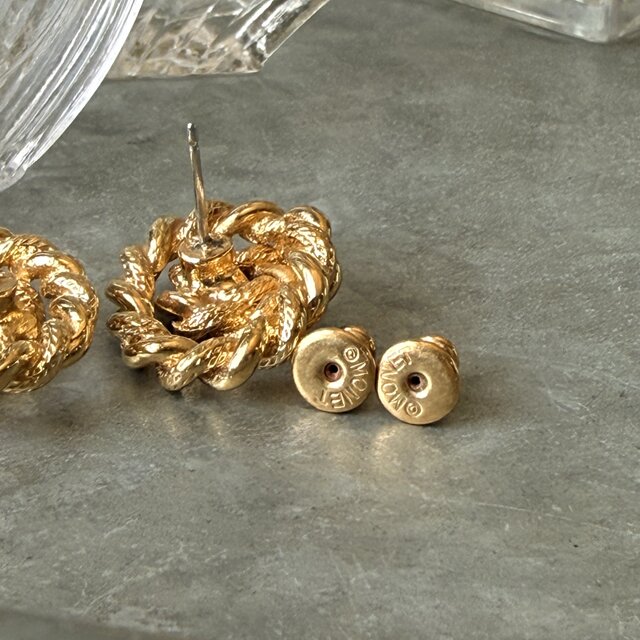PM69-【 Monet 】モネ・ヴィンテージピアス 1980's Gold Tone Oval