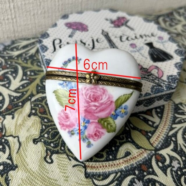 薔薇のシッポ　TLoM ピルケースバージョン　ハート バラが咲くハート型のピルケース | iichi 日々の暮らしを心地よくする