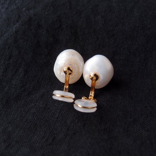 SV】Baroque Pearl Earrings／White・大粒バロックパール クリップ