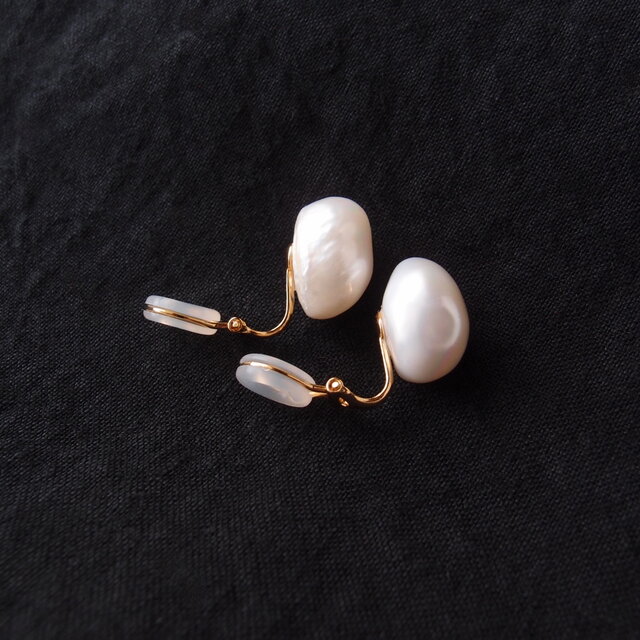 SV】Baroque Pearl Earrings／White・大粒バロックパール クリップ