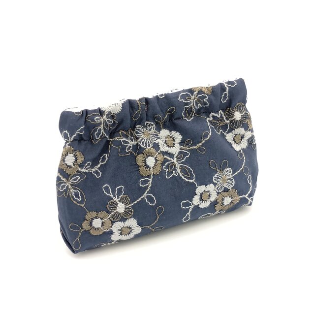 花柄刺繍 バネ口ポーチ 大きめ13cm口金 パックンポーチ ネイビー 709