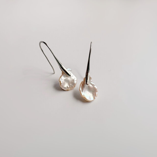 47★新品未使用！花びらのような最高級ケシパールのドロップピアス 花びらケシパールピアス | iichi 日々の暮らしを心地よくする
