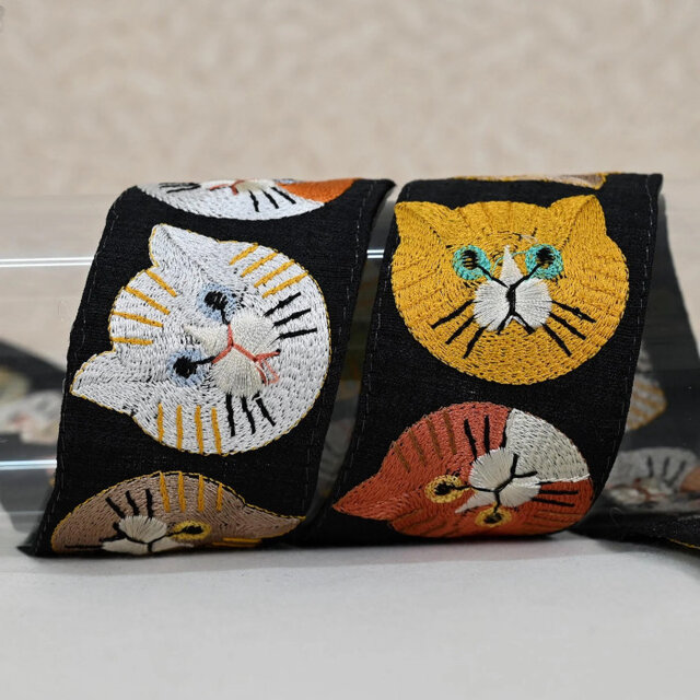 インド刺繍リボン50cm切り売り キャットフェイス ブラック 5.6cm幅 HC