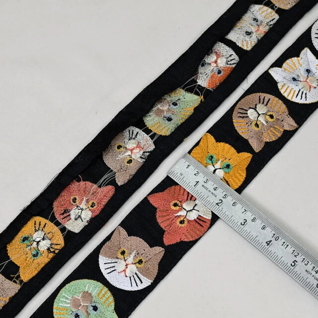 インド刺繍リボン50cm切り売り キャットフェイス ブラック 5.6cm幅 HC
