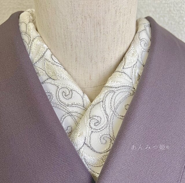 洗える刺繍半衿 いぶし銀白刺繍 | iichi 日々の暮らしを心地よくする