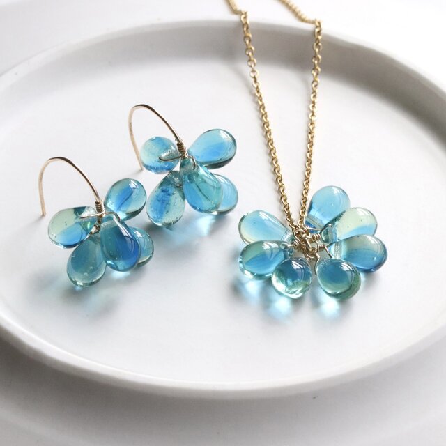 紫陽花色チェコガラス ピアス／イヤリング＆ネックレスセット 小ぶり