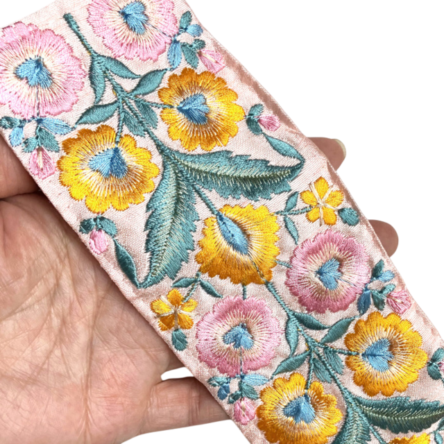 インド刺繍リボン50cm切売 タチアオイ ピンク地 6.8cm幅 花 立葵