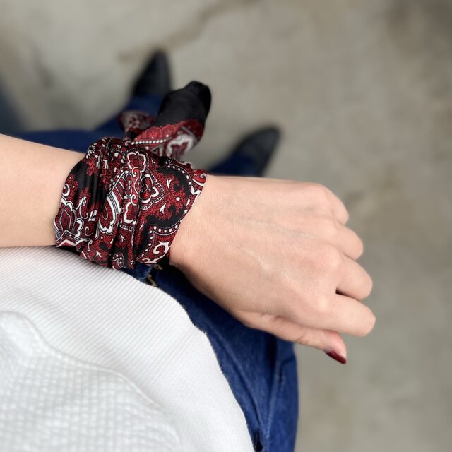 SC33-ヴィンテージスカーフ U.S.A. Black & Red Silk Paisley Pattern