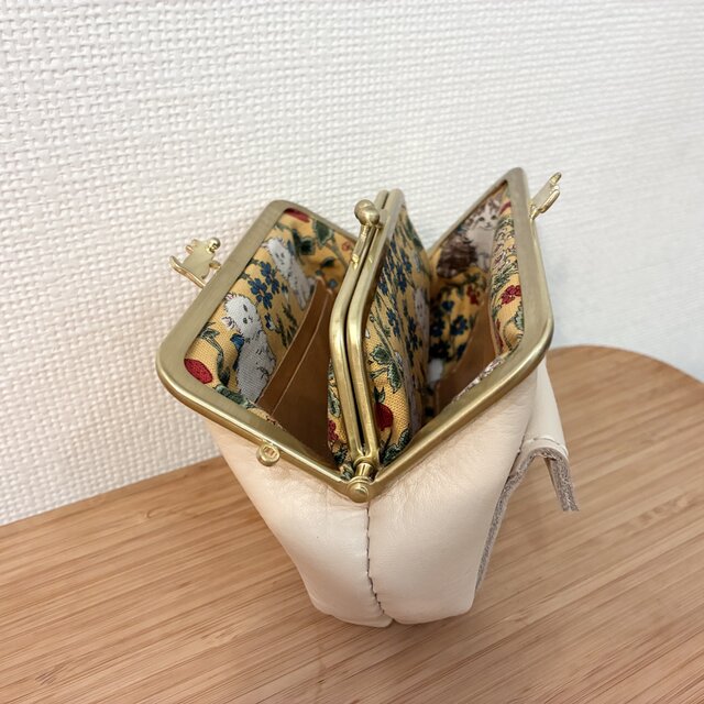 ぱかっと開くとお部屋が3つの親子がまぐち♪外ポッケが付いたダブル