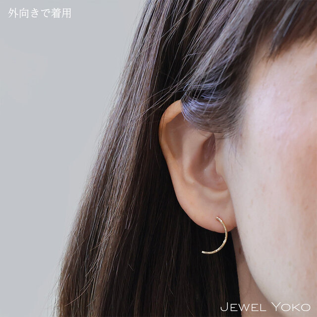 K18/金の糸ピアス(ペア販売)｜ゴールド 槌目 スタッドピアス カーブ 両