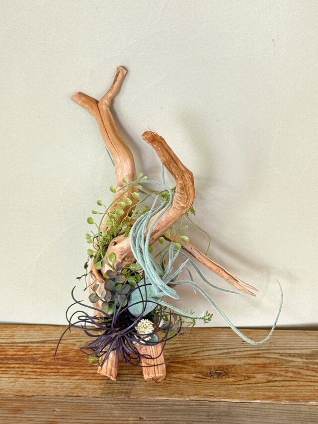 Standing Object ― 流木の線 | iichi 日々の暮らしを心地よくする 