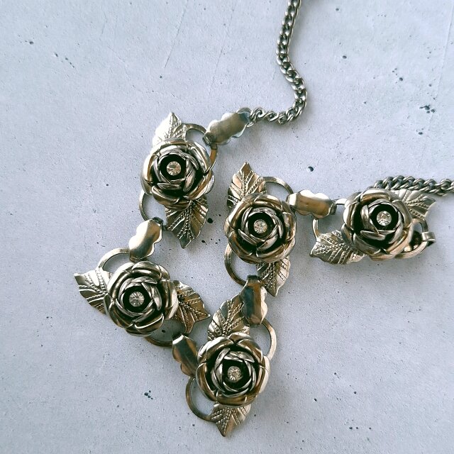 clear rhinestone silver tone rose ヴィンテージネックレス | iichi 