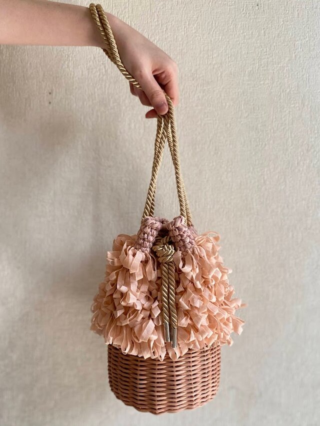 1点在庫あり】新色「ピーチピンク」籐と糸の手編みのかごバッグMeggBag