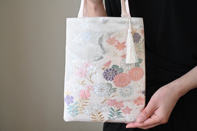 花々・色紙・波模様 シルバー・薄ピンク シルク帯リメイク ミニサブ