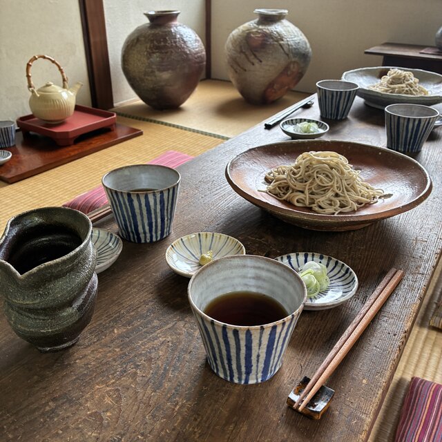 十草蕎麦猪口 青灰｜和陶器 | iichi 日々の暮らしを心地よくする