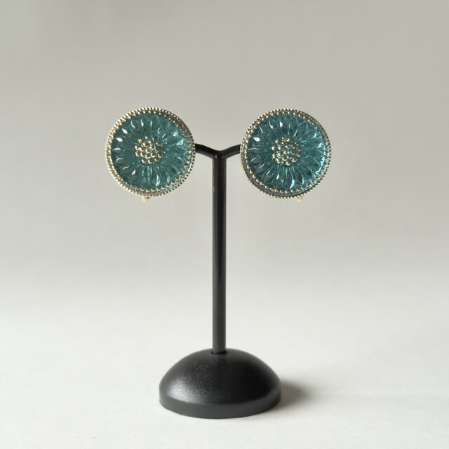 ブルーフラワーのチェコガラスボタン＊ピアス／イヤリング＆ネックレス