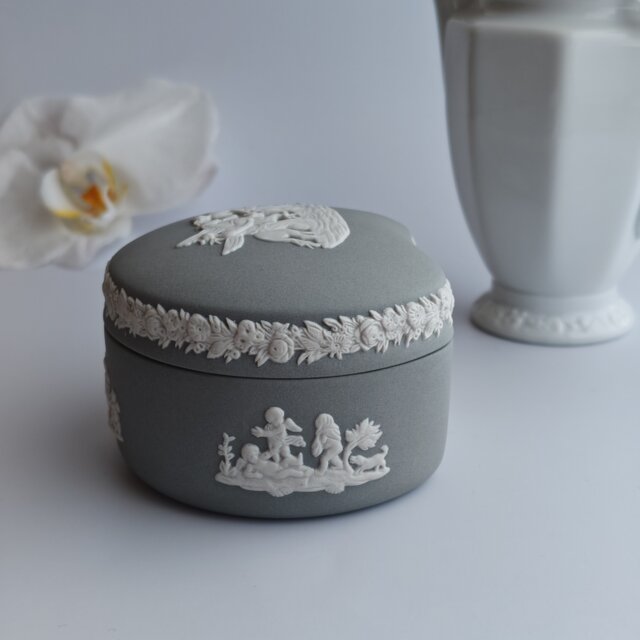 WEDGWOOD ｜ Jasperware ｜ ウエッジウッド ジャスパー グレー ボンボ