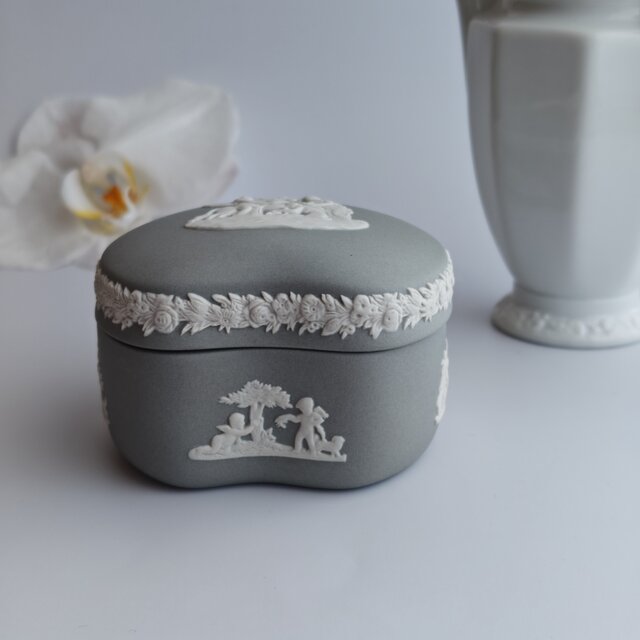 WEDGWOOD ｜ Jasperware ｜ ウエッジウッド ジャスパー グレー ボンボ
