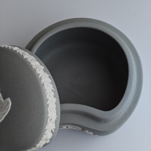 WEDGWOOD ｜ Jasperware ｜ ウエッジウッド ジャスパー グレー ボンボ