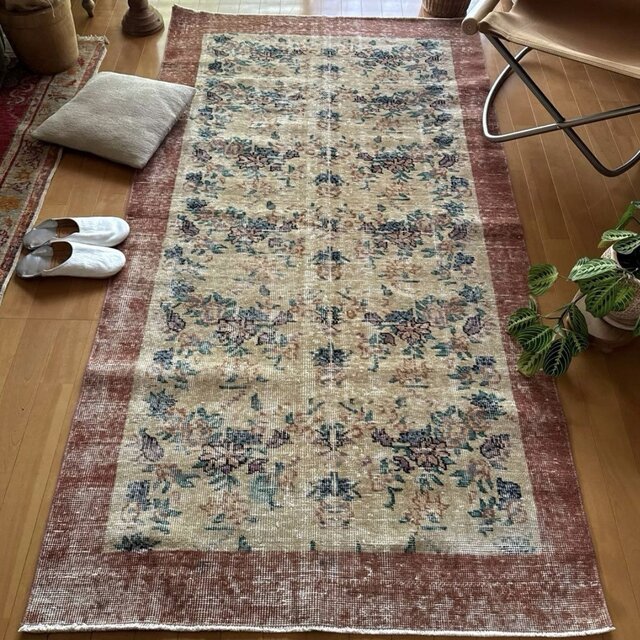 80×170 ベージュ×ブラウン　草花ボタニカル　トルコヴィンテージラグ 107×205柔らかベージュ ボタニカル シャビー トルコヴィンテージラグ