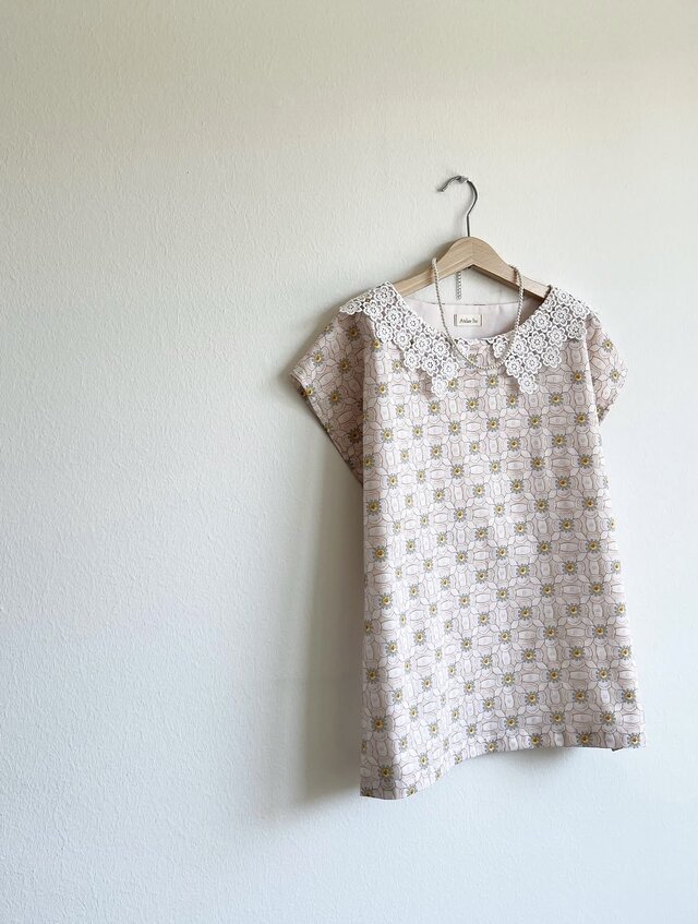♡即発送♡ Liberty：Royal Jewelフレンチスリーブブラウス | iichi