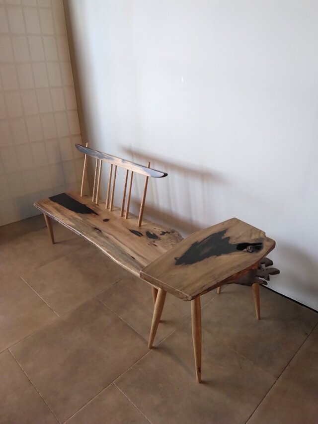 ハンドメイド　ベンチ 自然の造形美・黒柿のベンチ 〜さらりと置きたい黒柿のベンチ