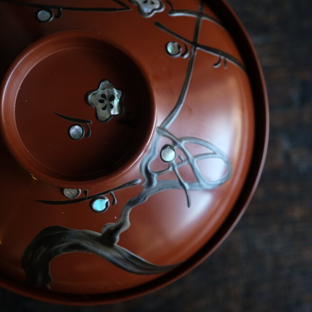 ブラウンに螺鈿細工の梅◇時代物 漆芸蓋付椀 古漆器 骨董・antiques
