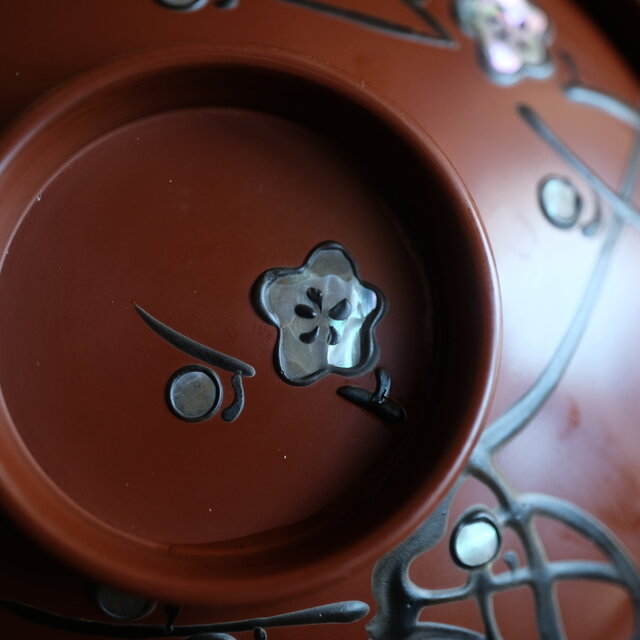 ブラウンに螺鈿細工の梅◇時代物 漆芸蓋付椀 古漆器 骨董・antiques