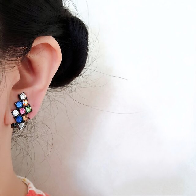 シャボンアメリカンイヤリング black metal multi color rhinestone zigzag ヴィンテージイヤリング
