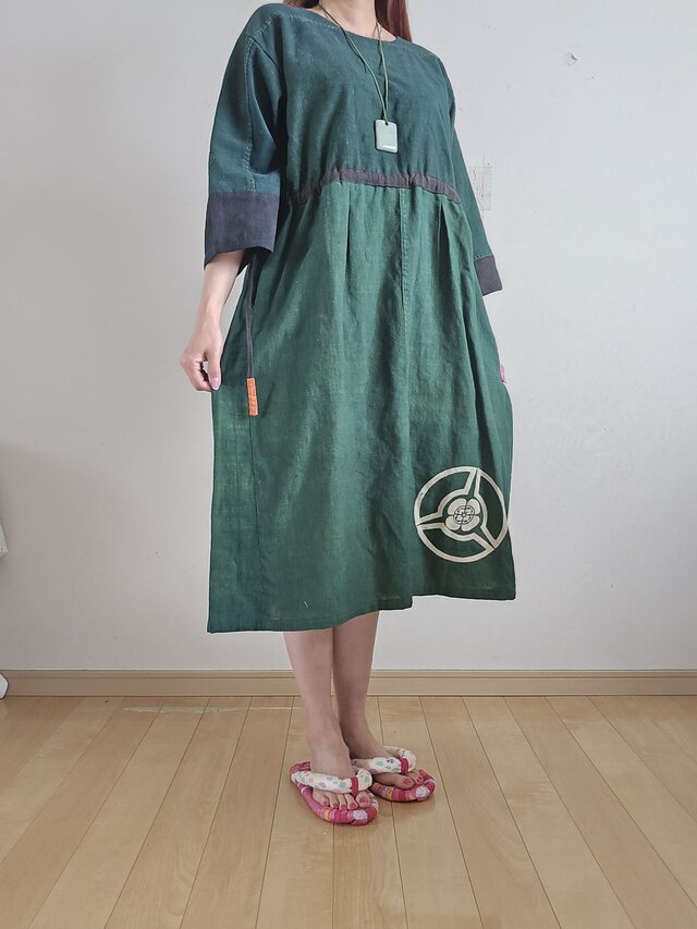 着物リメイク ハンドメイド グリーン 紋 風呂敷 ワンピース | iichi