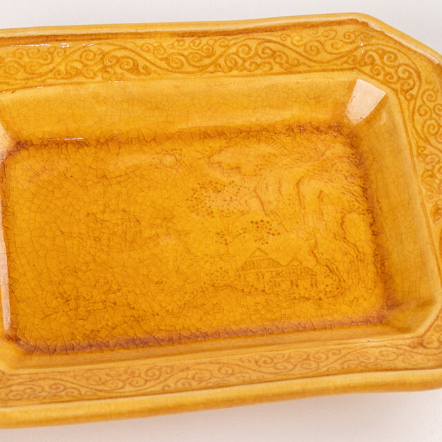 淡路珉平焼 黄釉陰刻八角小皿 豆皿 個体A | iichi 日々の暮らしを