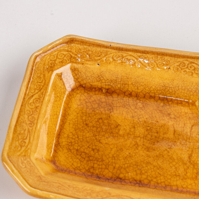 淡路珉平焼 黄釉陰刻八角小皿 豆皿 個体B | iichi 日々の暮らしを