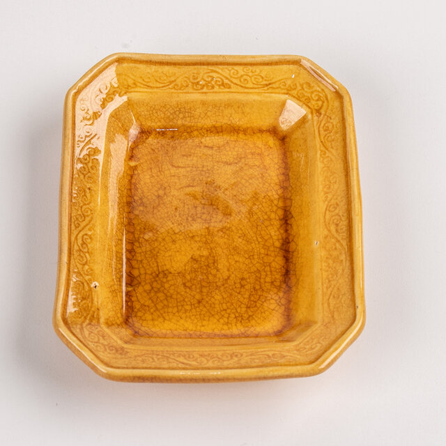 淡路珉平焼 黄釉陰刻八角小皿 豆皿 個体B | iichi 日々の暮らしを