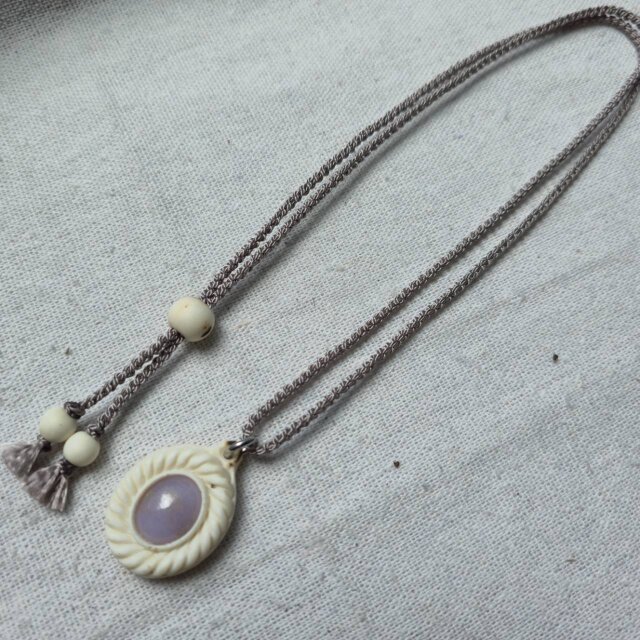 鹿の角 ラベンダー翡翠のペンダント | iichi 日々の暮らしを心地よく