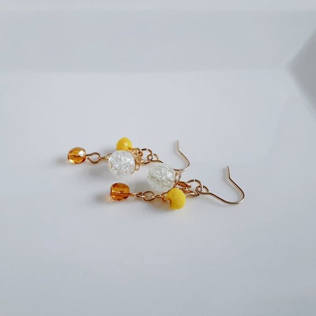 【730】ハンドメイド ピアス イヤリング ガラスビーズ イエロー クラック クラッククリスタルとチェコビーズとガラスビーズのちょいミニピアス