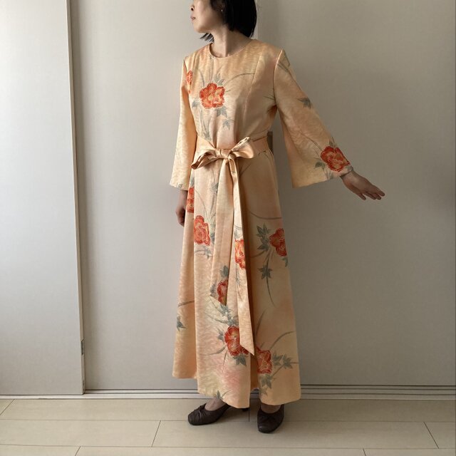 着物リメイクワンピース 薄オレンジ | iichi 日々の暮らしを心地よく