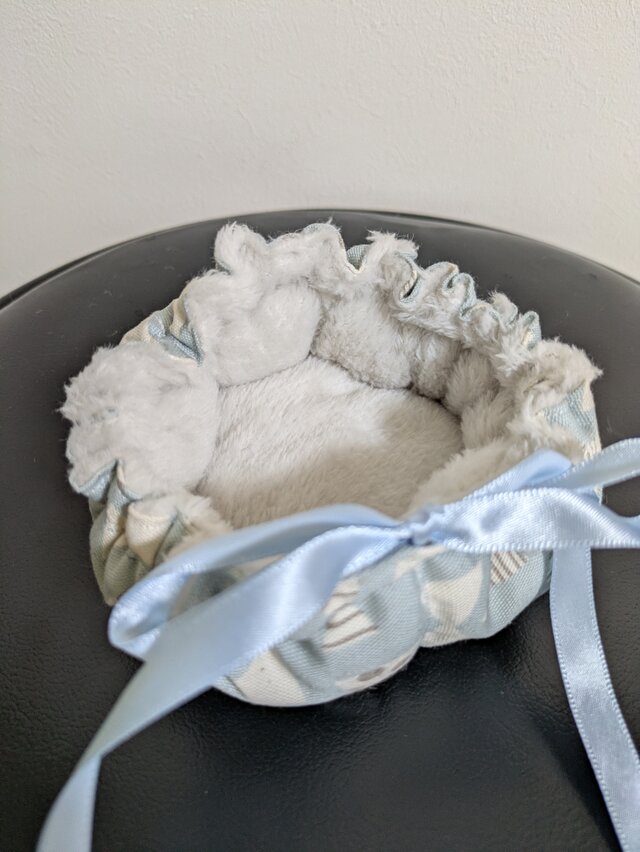 ハンドメイド* ぬいぐるみ*フェレット*Baby☆ベッド ハンドメイド☆ぬいぐるみ☆フェレット☆ベッド | iichi 日々の暮らし