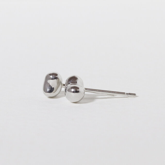 プラチナ 変形ハートピアス スタッドピアス Pt900 プラチナ900 可愛い 