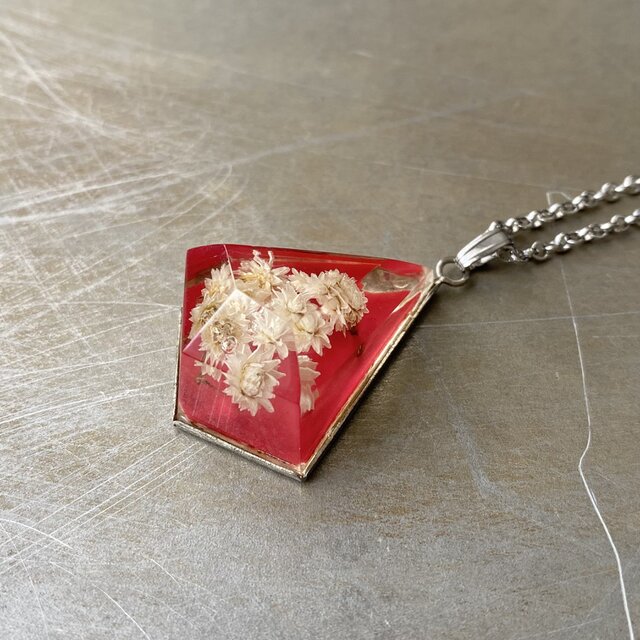 Vintage 70s-80s retro botanical flower resin necklace | iichi 日々