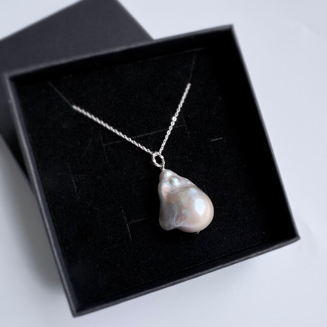Grey Baroque Pearl Necklace | iichi 日々の暮らしを心地よくする