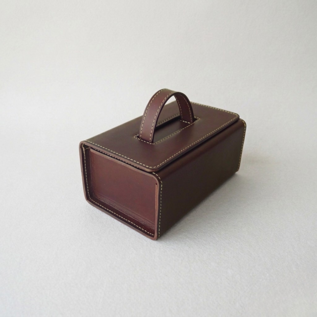 本革》革の道具箱／持ち手付きレザーボックス（焦茶） | iichi 日々の