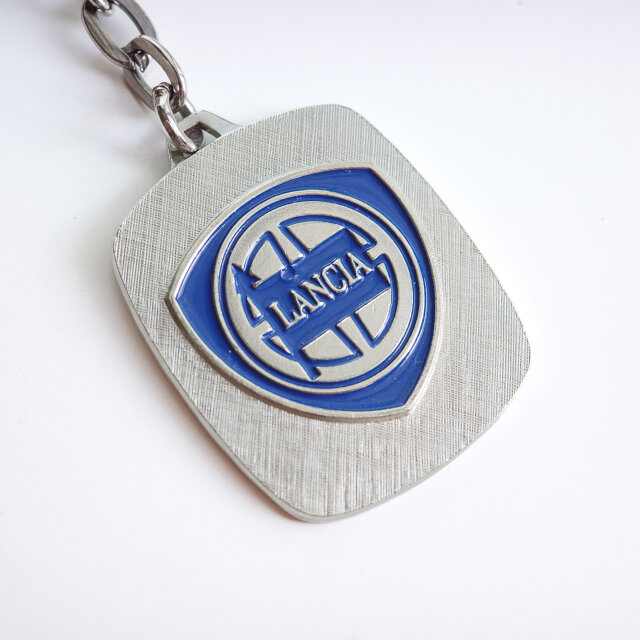 LANCIA ランチア ヴィンテージキーホルダー | iichi 日々の暮らしを