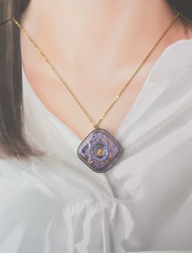 藤華 -ふじはな-｜チェコガラスボタンの上品ネックレス ラベンダー
