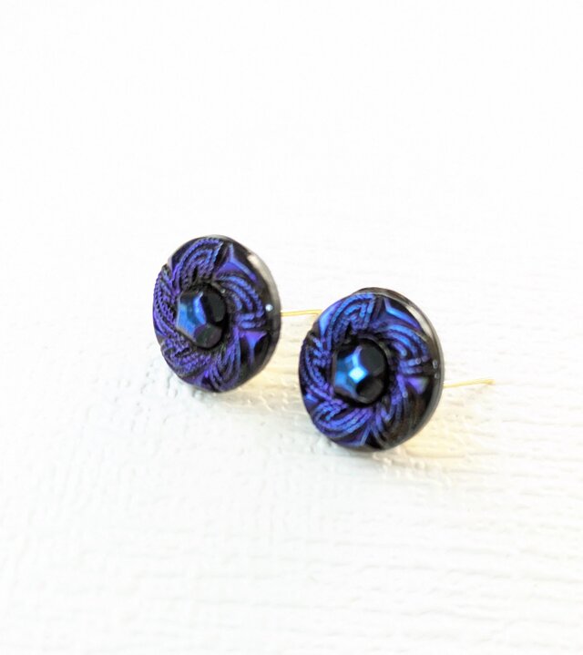 春〜初夏アクセサリー 涼しげなブルー×ゴールド チェコガラスボタンの