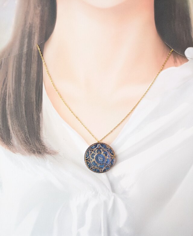 春〜初夏アクセサリー 涼しげなブルー×ゴールド チェコガラスボタンの